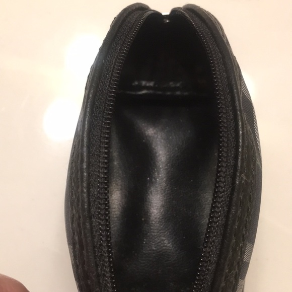 Burberry mini cosmetic case - Picture 3 of 4
